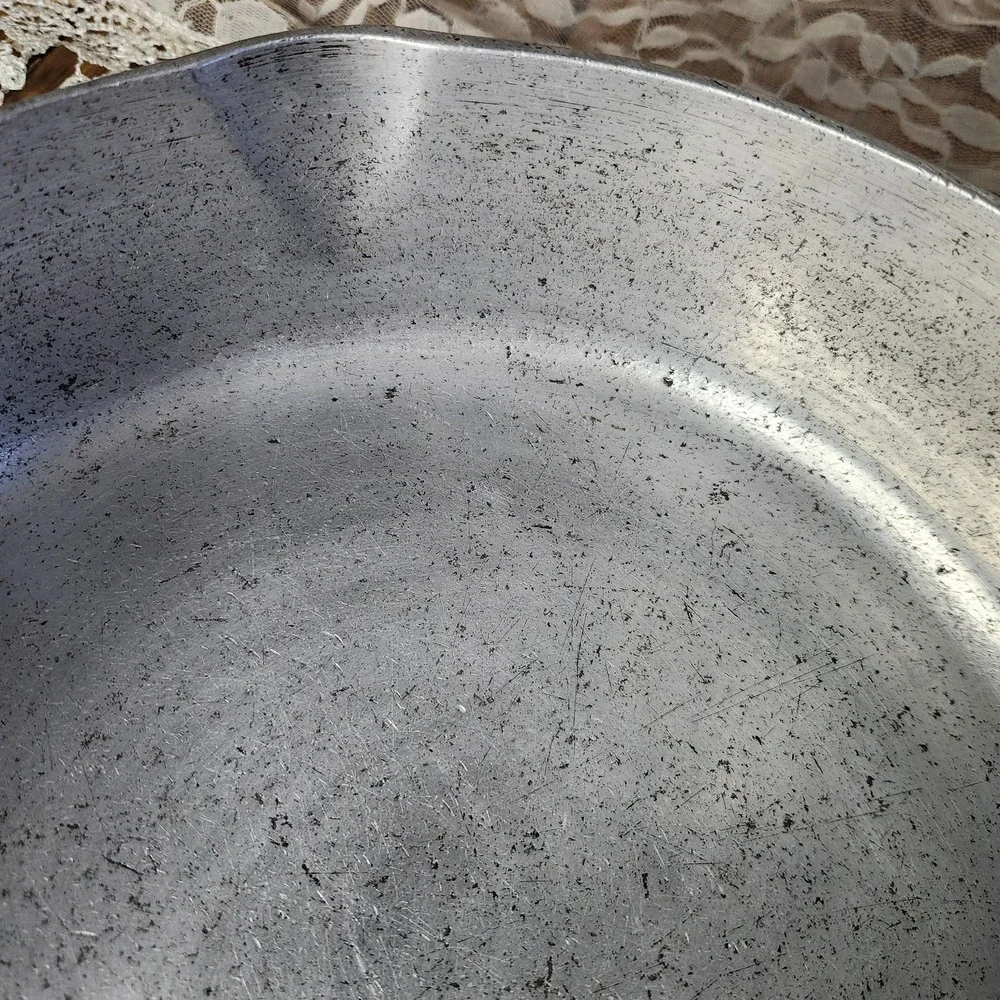 Vintage Wagner Ware Sidney  4569M Chicken‎ Fryer.
